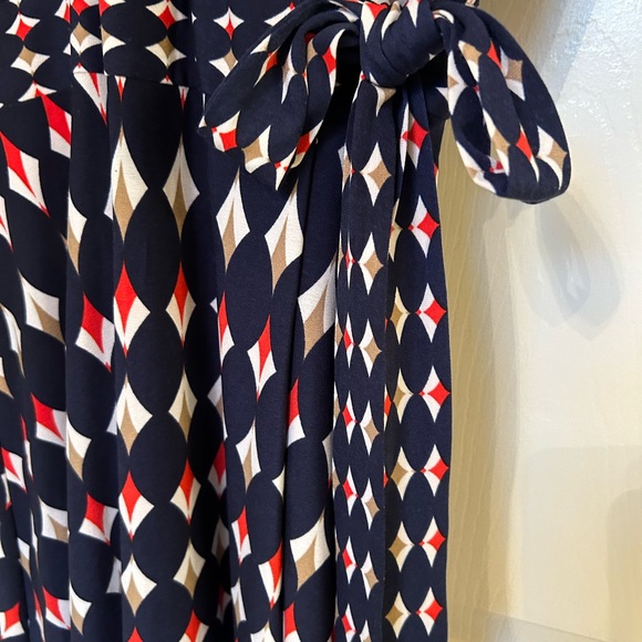 Gabby Skye Chic Geometric faux Wrap Dress size 8 - Picture 5 of 10